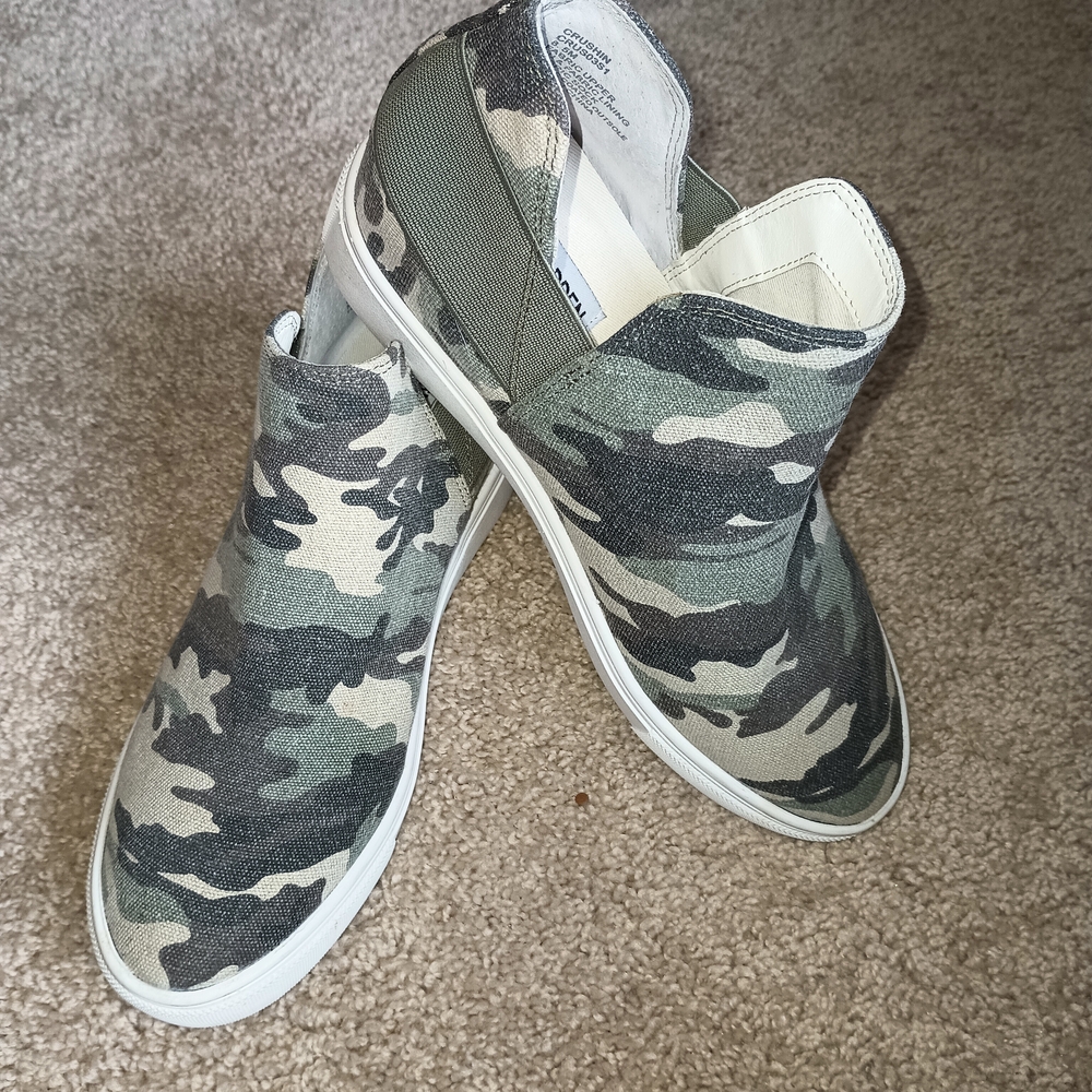 Steve Madden Crushin Green Camouflage Wedge Sneakers 8.5M